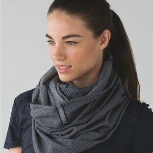 Lululemon Vinyasa Scarf- Heathered Herringbone Heathered Slate Black